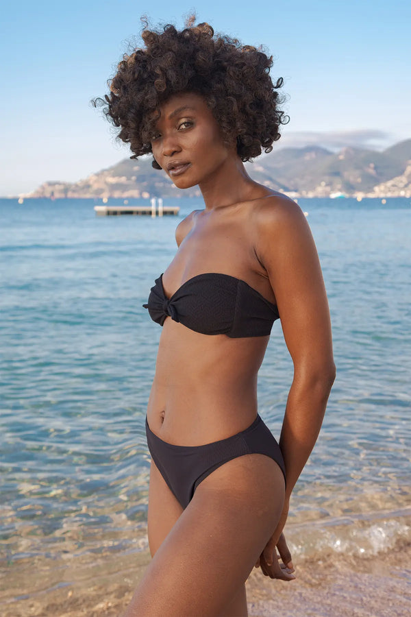 Braga de Bañador Nérée Negra Acanalada